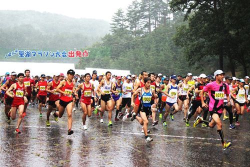 豪雨の中のマラソン大会